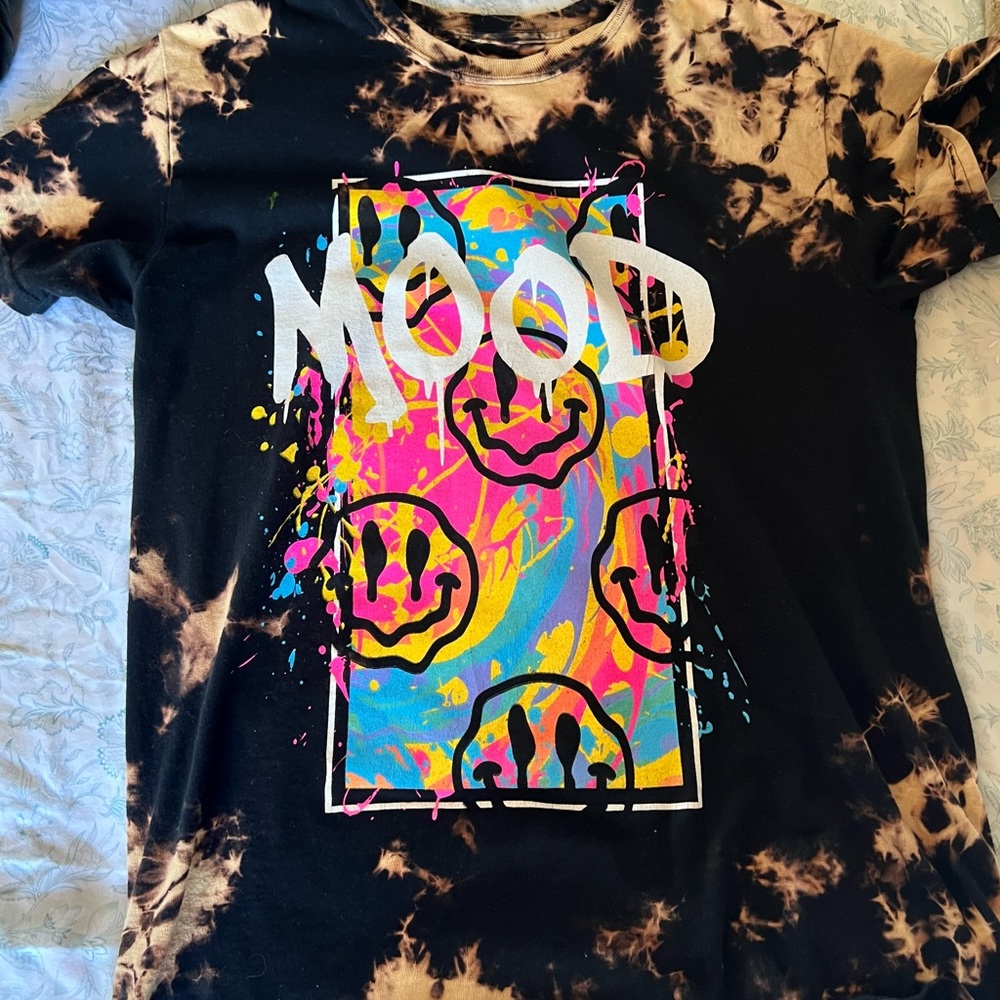 Colorful “mood” tee shirt